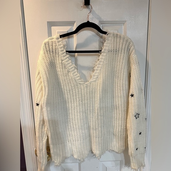 Sunday Stevens distressed Sweater - Picture 3 of 3